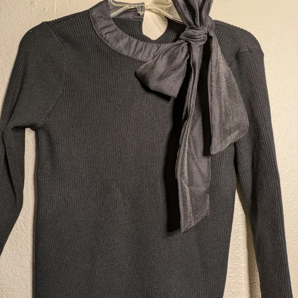 Chic Wish Black Sweater with Bow Detailsize Small - Picture 3 of 10